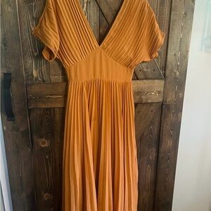Elegant Gold pleated Dress